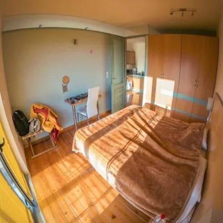 Apartment Sorta
