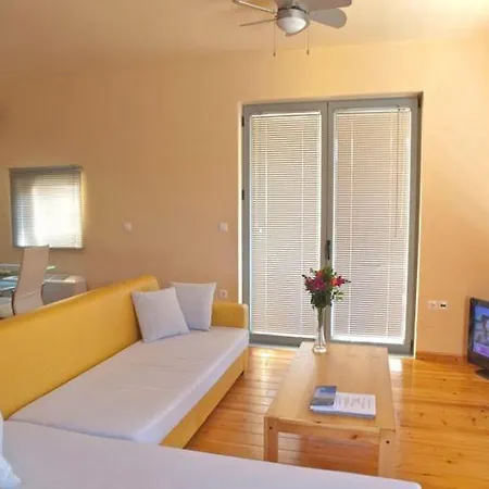 Apartment Sorta *